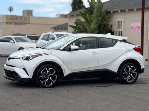 Used 2018 Toyota C-HR XLE FWD image 9