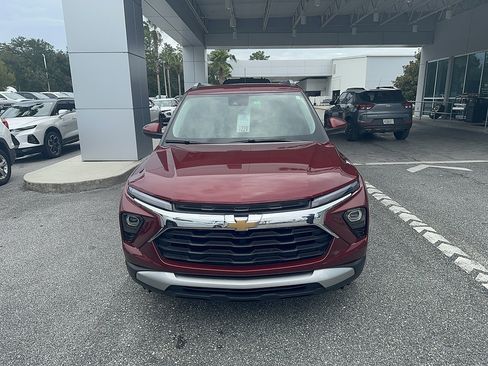 Certified 2025 Chevrolet TrailBlazer LT w/ Driver Confidence Package FWD image 2