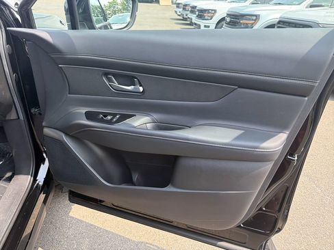 Used 2025 Nissan Murano SV AWD/4WD image 14