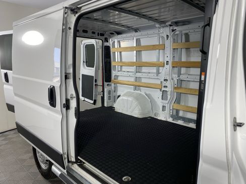 Used 2025 RAM ProMaster 2500 w/ U-Haul Equipment Group FWD image 18