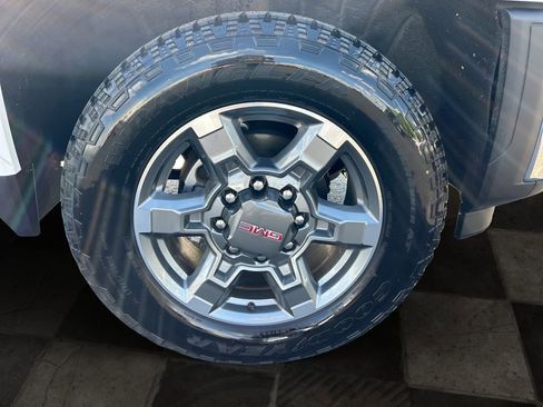 Certified 2025 GMC Sierra 2500 SLE w/ SLE Value Package; AWD/4WD image 9