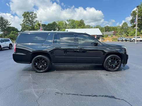 Used 2017 GMC Yukon XL Denali w/ Open Road Package AWD/4WD image 5