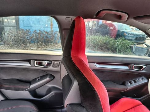 Used 2025 Honda Civic Type R image 16