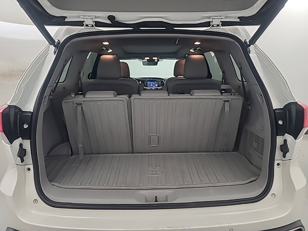Used 2018 Toyota Highlander Limited Platinum AWD/4WD image 19
