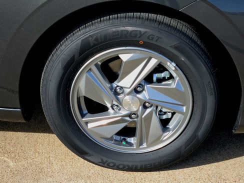 New 2026 Hyundai Elantra SE FWD image 8