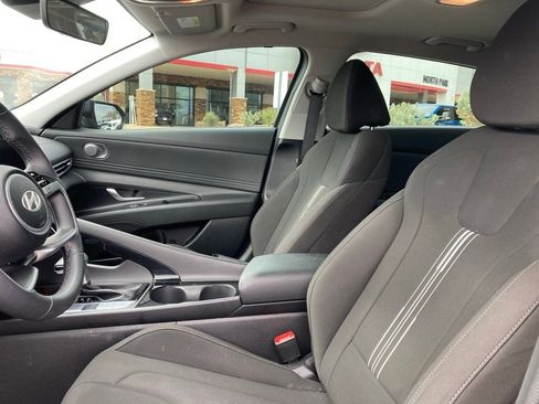 Used 2024 Hyundai Elantra SEL w/ Convenience Package image 10