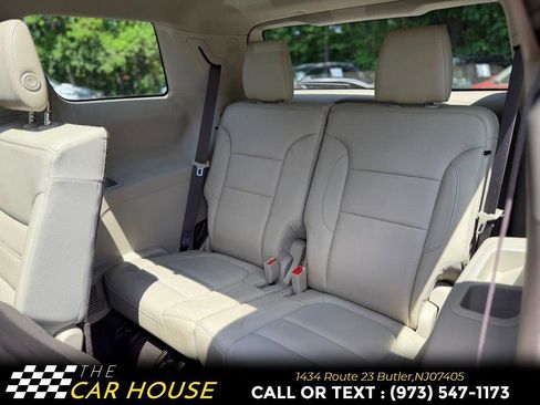 Used 2018 GMC Acadia Denali w/ Technology Package AWD/4WD image 22