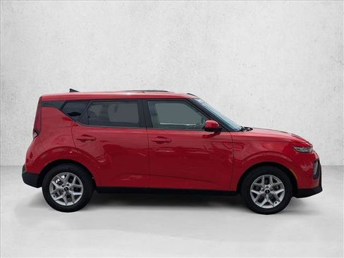 Used 2022 Kia Soul LX w/ Technology Package FWD image 4