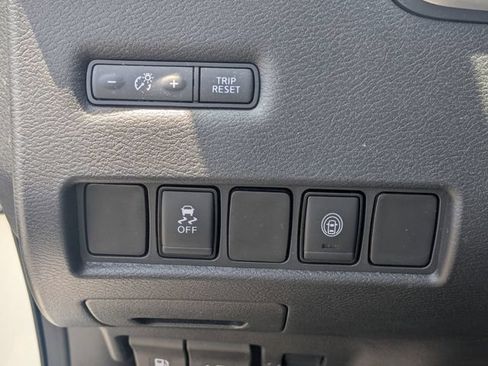 Used 2024 Nissan Murano SV FWD image 15