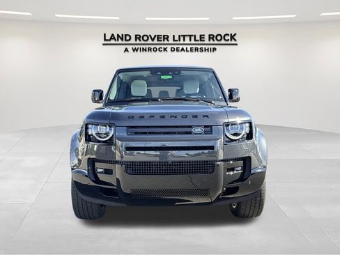 New 2026 Land Rover Defender 130 X-Dynamic SE image 9