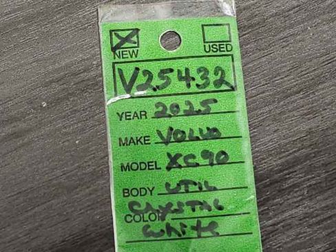 New 2025 Volvo XC90 T8 Plus w/ Protection Package Premier image 35