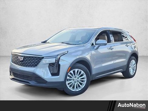 Used 2024 Cadillac XT4 Luxury FWD image 1