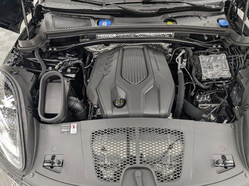 New 2026 Porsche Macan image 26