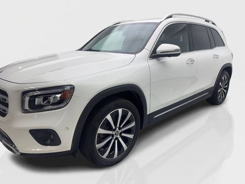Used 2022 Mercedes-Benz GLB 250 w/ Premium Package Lite image 11