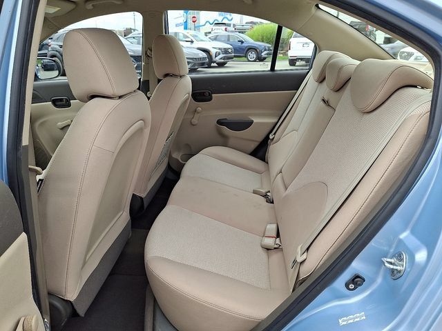 Used 2011 Hyundai Accent GLS FWD image 10