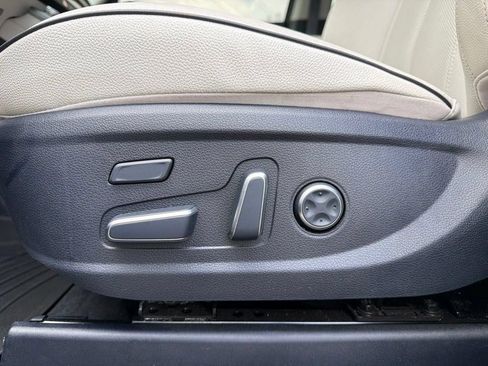 Used 2024 Hyundai Palisade Limited AWD/4WD image 34