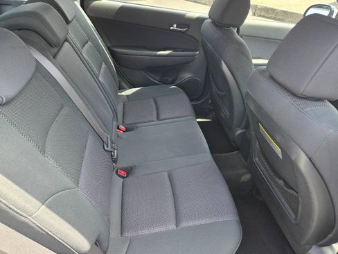 Used 2010 Hyundai Elantra SE FWD image 25