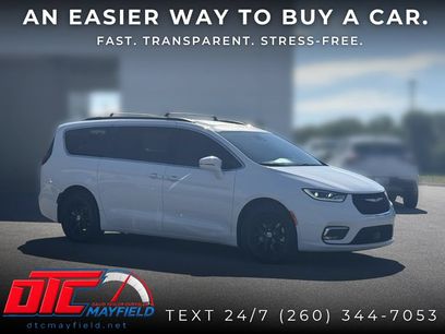 Used 2022 Chrysler Pacifica Touring-L