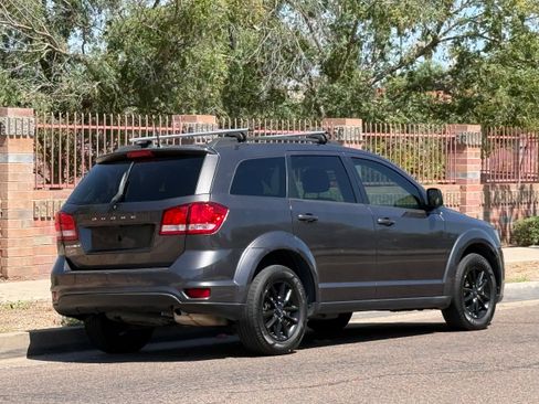 Used 2019 Dodge Journey SE w/ Premium Group FWD image 10