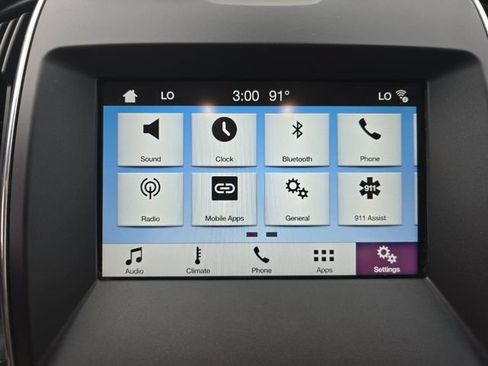 Used 2018 Ford Edge Titanium w/ Ford Safe & Smart Package FWD image 17