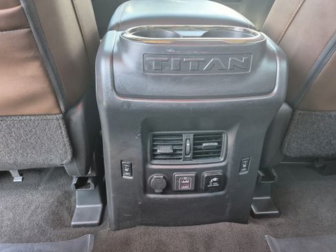 Used 2019 Nissan Titan Platinum Reserve RWD image 13