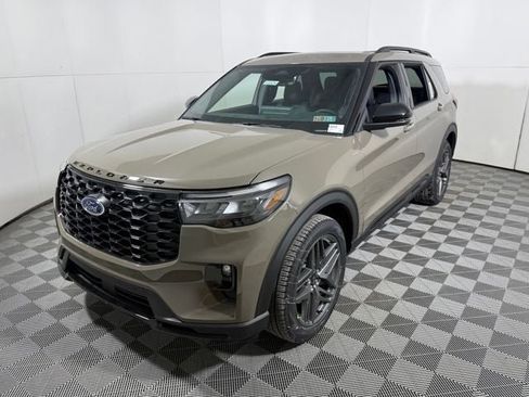 New 2026 Ford Explorer ST-Line w/ ST-Line Street Pack image 3