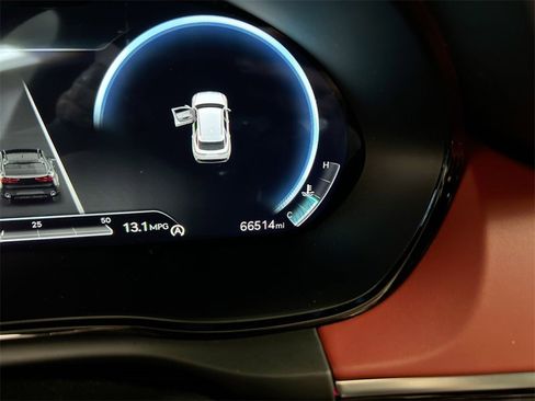 Used 2023 Genesis GV70 2.5T w/ Sport Prestige Package image 12