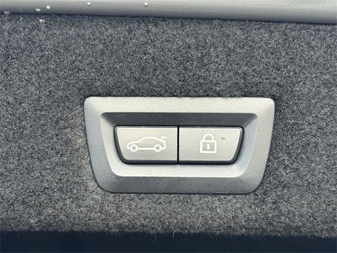 Used 2021 BMW 740i w/ M Sport Package image 35