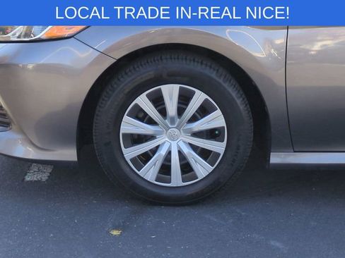 Used 2019 Toyota Camry L image 10