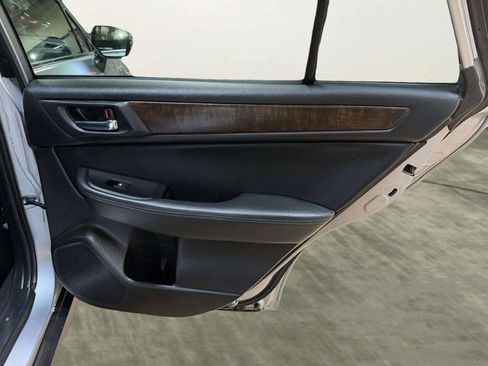 Used 2017 Subaru Outback 3.6R Limited image 25