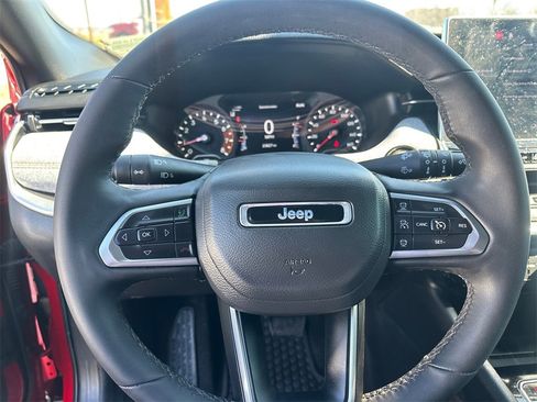 Used 2024 Jeep Compass Latitude image 13