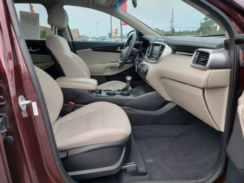Used 2019 Kia Sorento AWD image 19