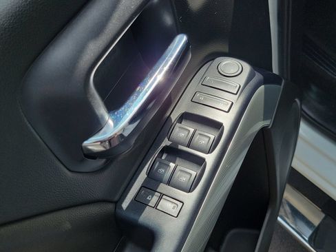 Used 2018 Chevrolet Silverado 1500 LT w/ All Star Edition AWD/4WD image 8