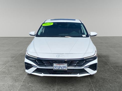 Used 2025 Hyundai Elantra SEL FWD image 8