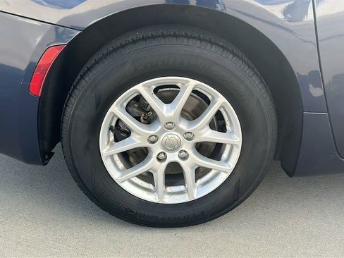 Used 2017 Chrysler Pacifica LX image 16