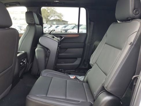 New 2026 GMC Yukon XL Denali w/ Sun & Power Step Package AWD/4WD image 11