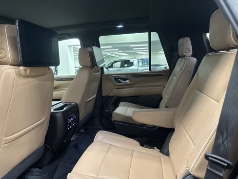 Used 2021 Chevrolet Tahoe Premier w/ Premium Package image 21