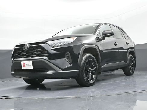 Certified 2022 Toyota RAV4 LE image 32
