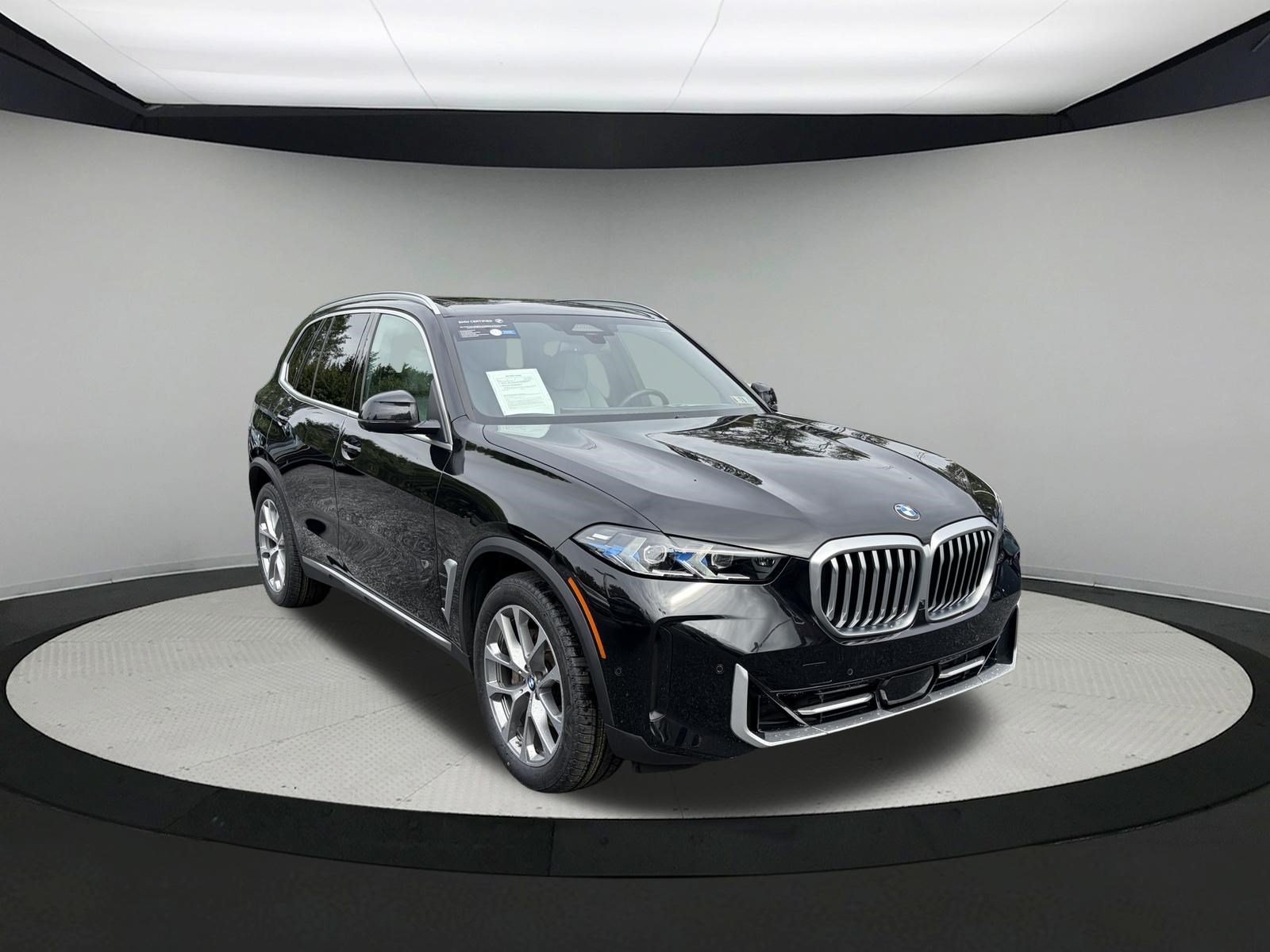 Certified 2024 BMW X5 xDrive40i w/ Premium Package AWD/4WD image 3