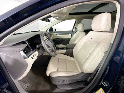 Used 2017 Cadillac XT5 Luxury w/ Driver Awareness Package FWD image 21