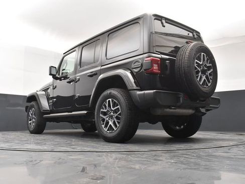 Used 2024 Jeep Wrangler Unlimited Sahara w/ Technology Group AWD/4WD image 21