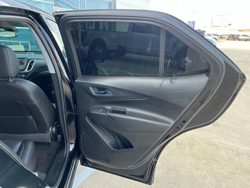 Used 2020 Chevrolet Equinox LT w/ Midnight Edition FWD image 17