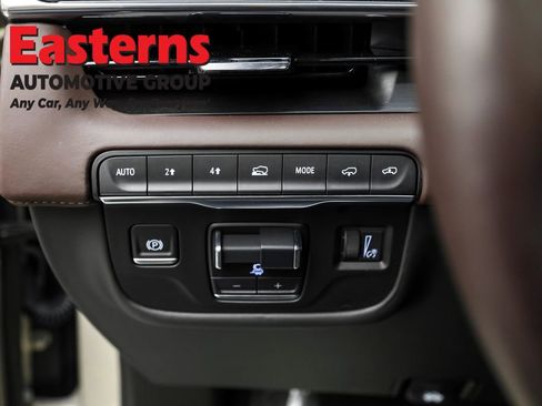 Used 2024 Cadillac Escalade Sport Platinum w/ LPO, ONYX Package image 20