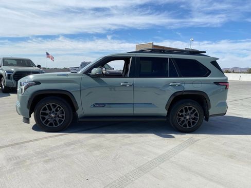 Used 2025 Toyota Sequoia Platinum image 4