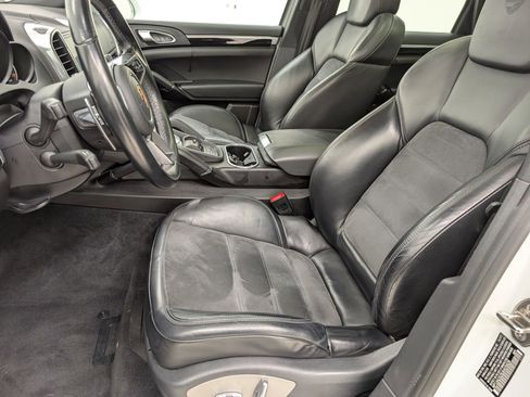 Used 2018 Porsche Cayenne AWD image 5