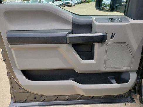 Used 2018 Ford F250 XL w/ Power Equipment Group RWD image 11