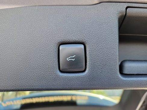 Used 2022 Ford Escape SE w/ SE Sport Appearance Package image 14