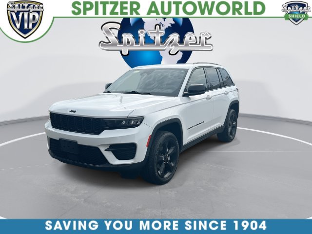 Used 2023 Jeep Grand Cherokee Altitude AWD/4WD image 4