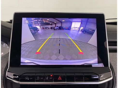 Used 2024 Jeep Compass Latitude image 7