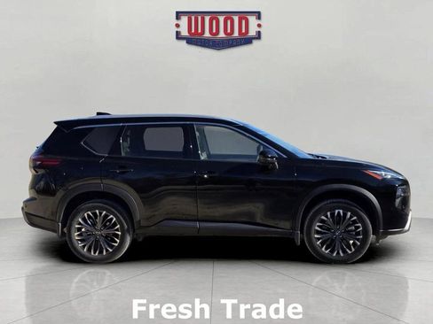 Used 2025 Nissan Rogue SL w/ Tech Package image 6